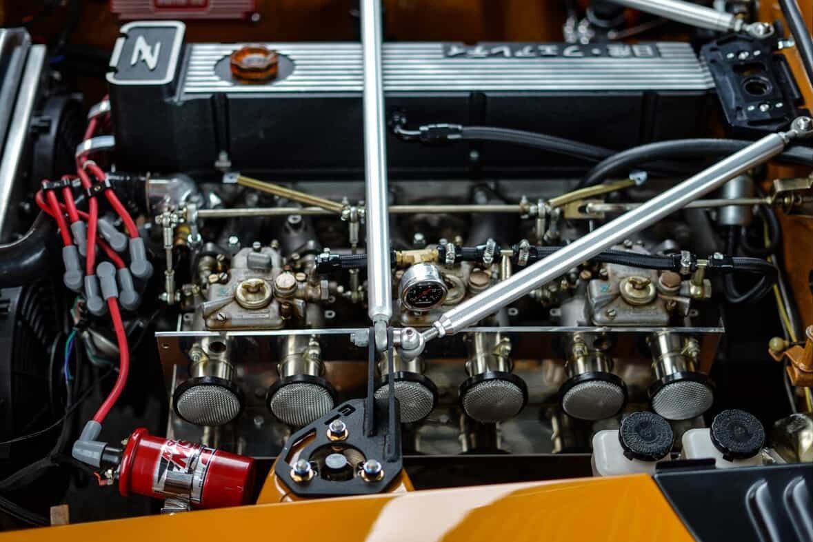 Joeski_240z engine bay